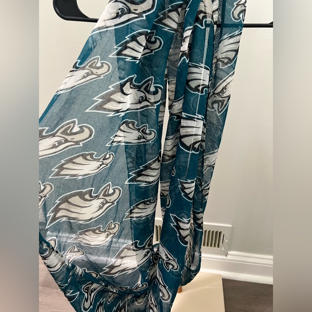 Forever Collectibles NFL Philadelphia Eagles Sheer Infinity Scarf - Picture 3 of 4